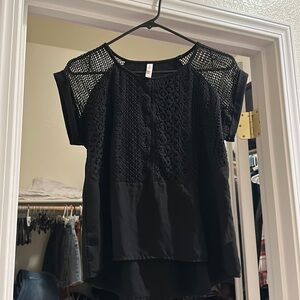 Women’s black top